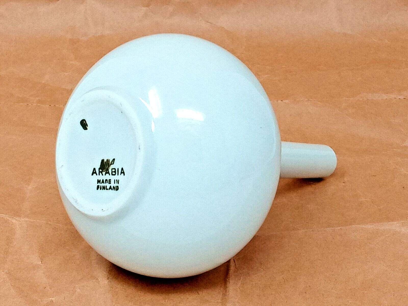 Arabia Finland White 6 1/4″ Ceramic Vase onion or bulb shape mcm vintage euc