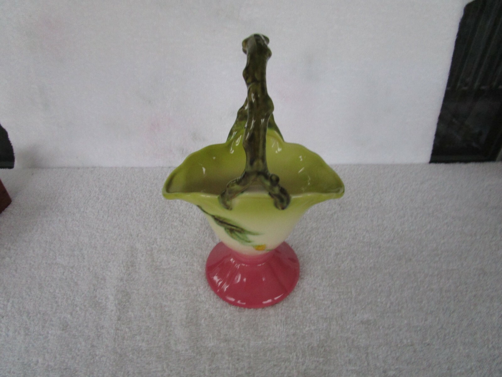 Vintage Hull Art Pottery Basket 9″ Pattern WOODLAND # W9-8 3/4 Made in U.S.A.!!