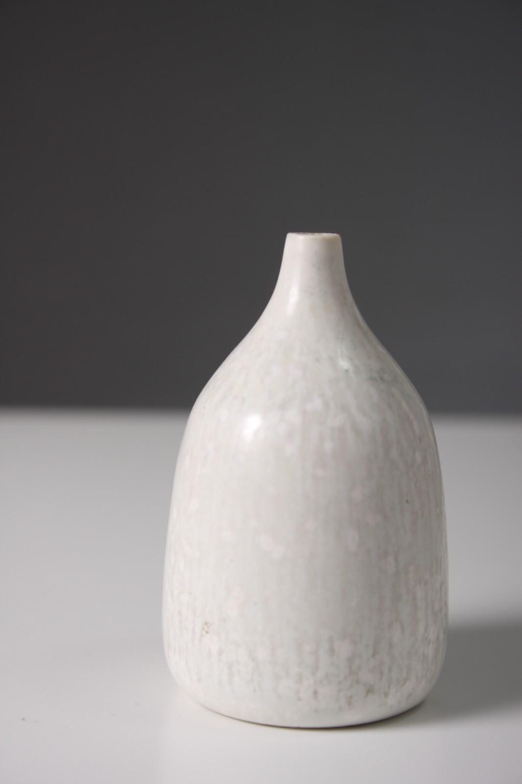 GUNNAR NYLUND – UNIQUE, white miniature vase – Rörstrand – Sweden – 1950-60s