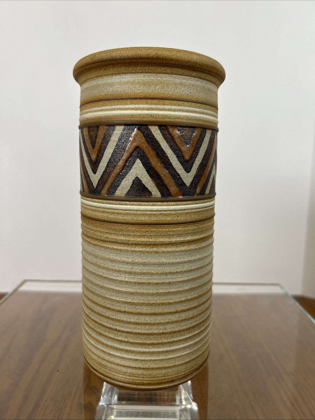 VTG Linda Nannizzi Signed Southwest Studio Art Pottery Vase Chevron Ribbed 7.75″