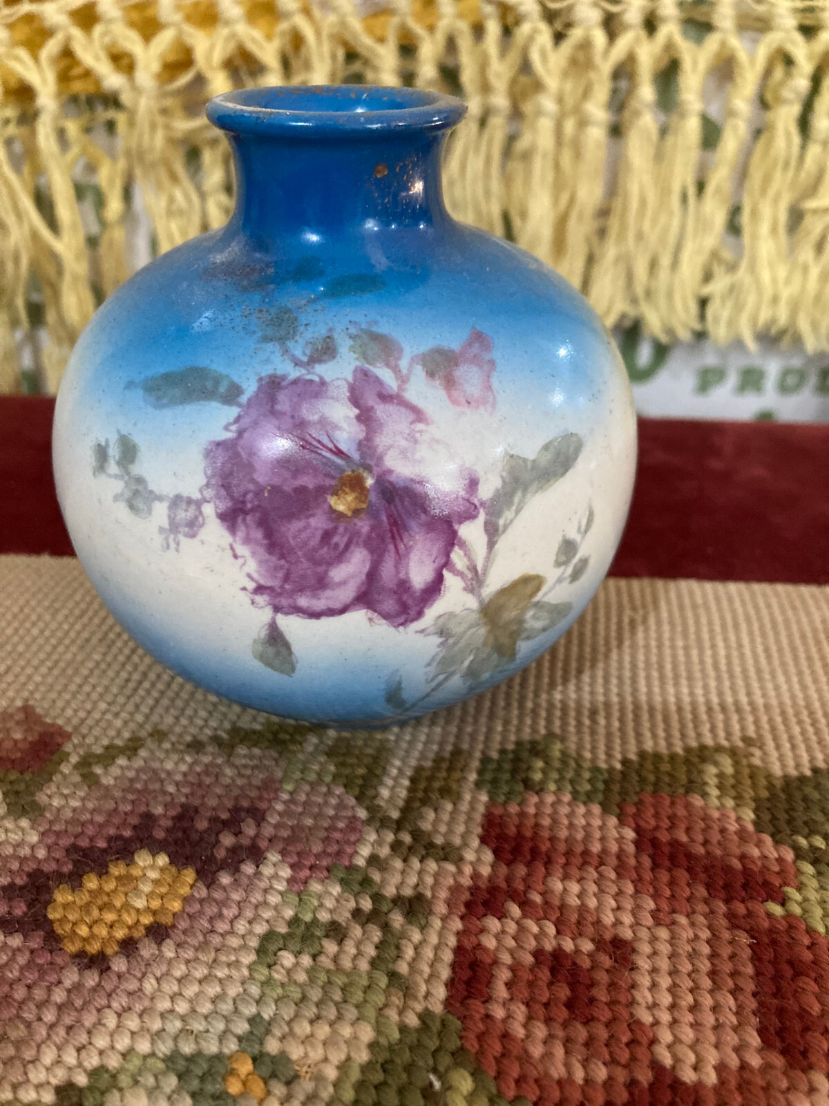 Antique Royal Bonn-Style Floral Vase – Hand-Painted, Gold Trim (c. 1890–1920)