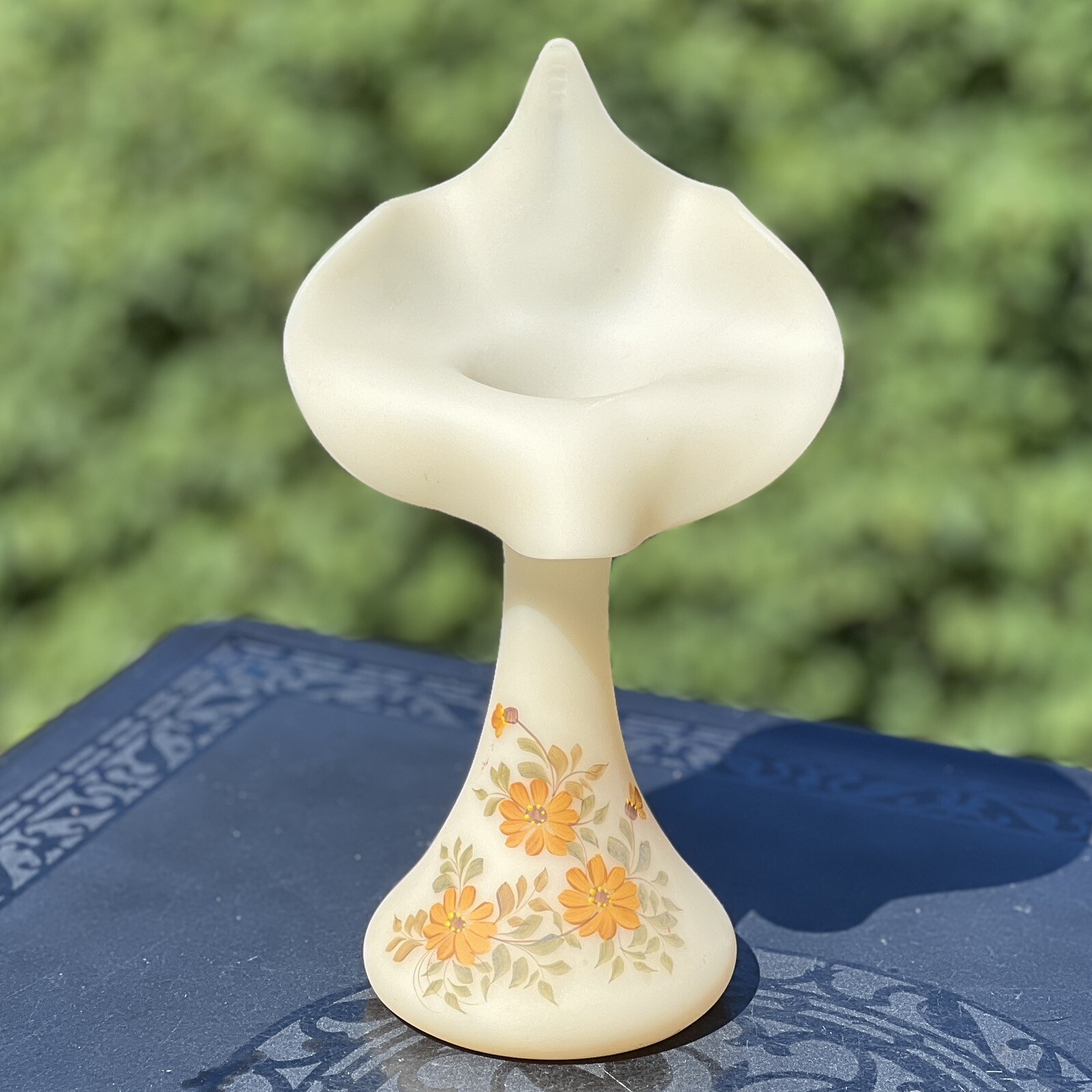 Vtg FENTON Art Glass Satin Custard Pale Yellow Jack in Pulpit Vase Hand Painted
