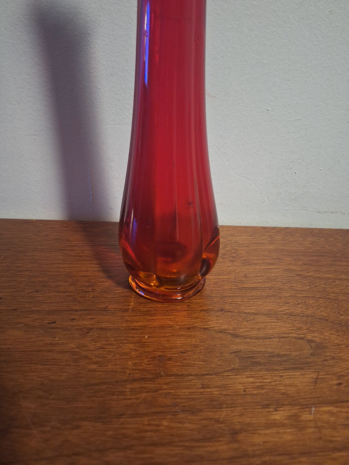 Vintage L.E Smith 12″ Amberina SWUNG Stretch GLASS VASE Unique