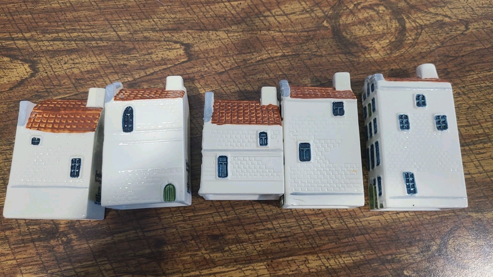 VTG KLM Blue Delft House K100 K102 K104 K108 And K106 by Royal Holland