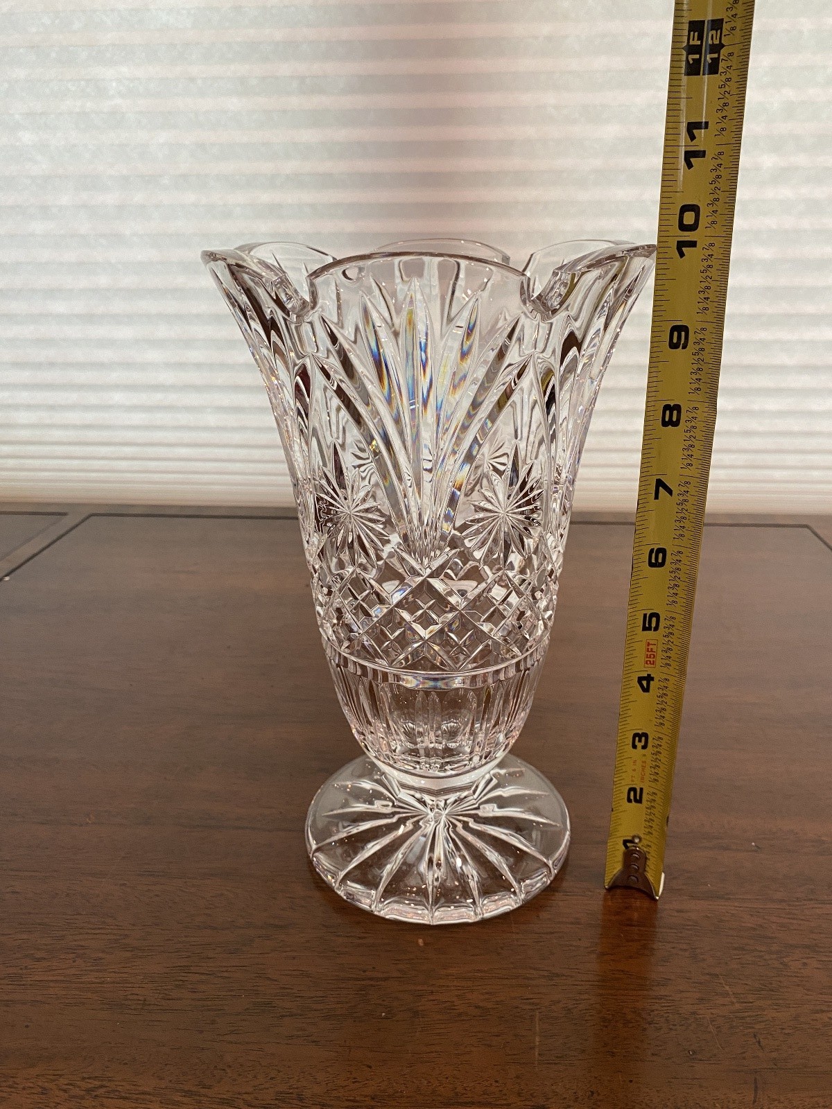 STUNNING VTG 1996 PETER KELLY WATERFORD Crystal ARTISAN Footed Vase SIGNED 10″H