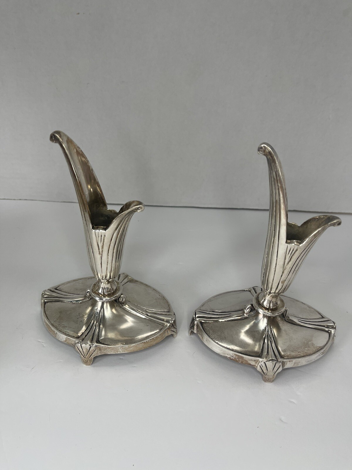 2 Global Views Lily Candlestick holders 6″ Tall Silver tone in Art Deco /MCM