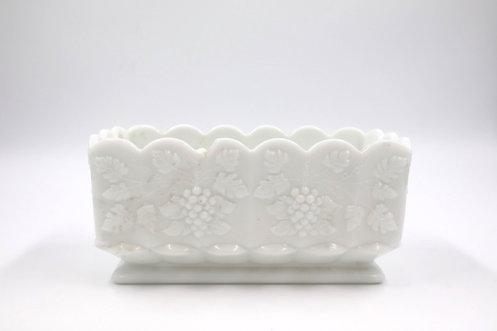 Vintage Westmoreland Milk Glass Paneled Grape Rectangular Planter / Cachepot