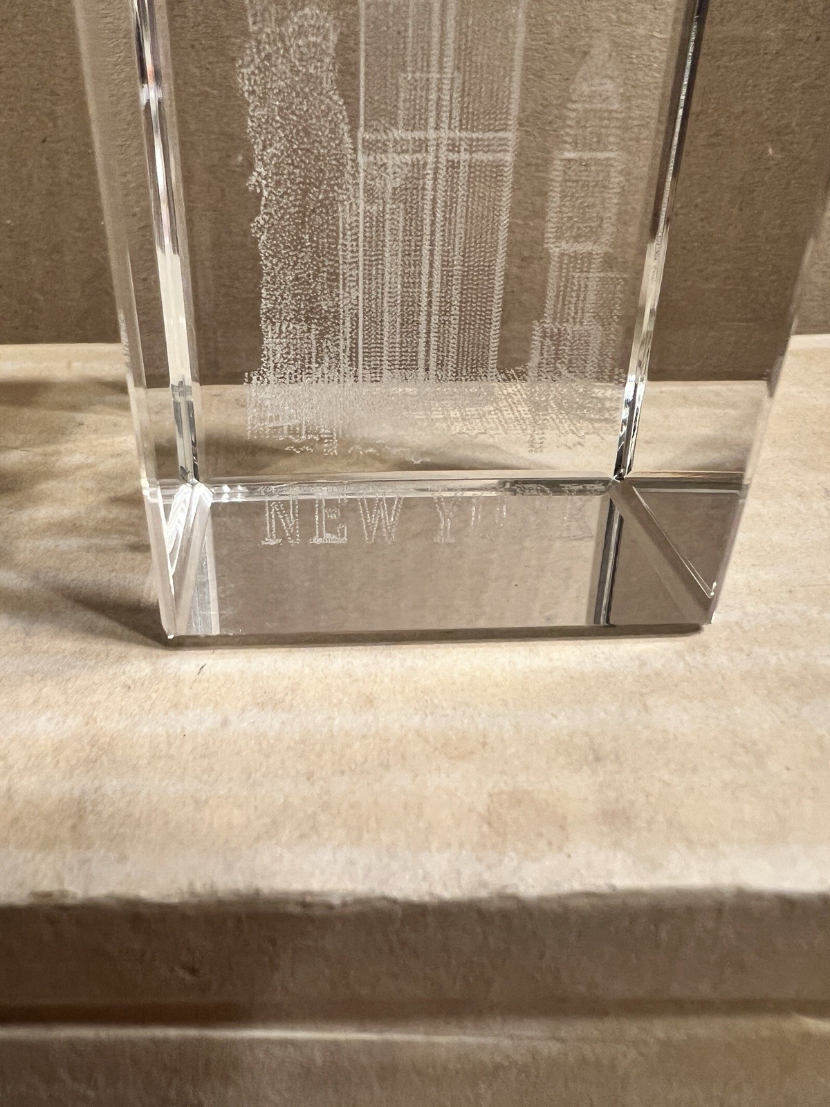 3D Crystal/Glass Paperweight – New York City w/ Twin Towers 3” Tall
