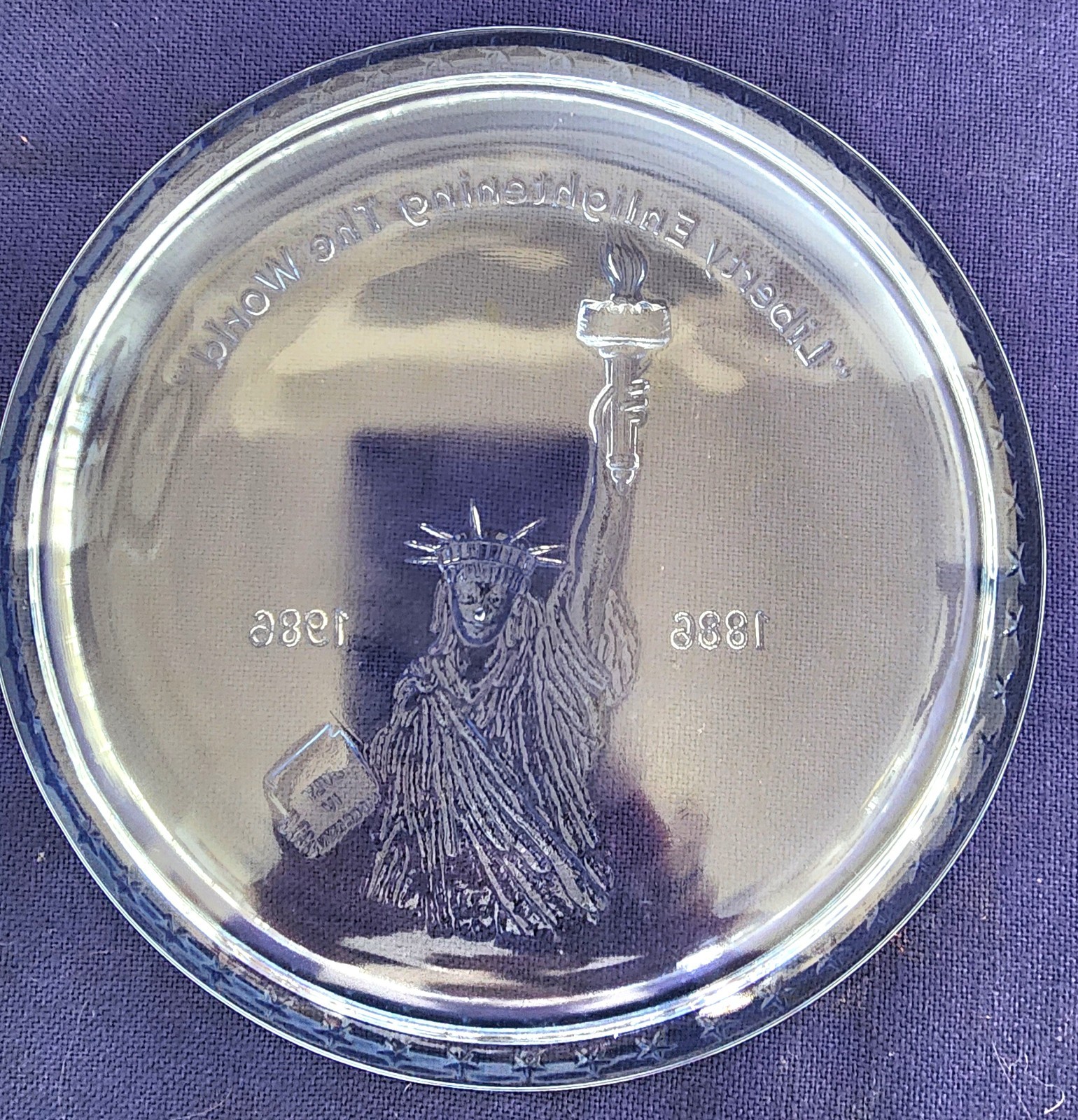 Tiara Indiana Glass Ice Blue Statue of Liberty Commemorative 8″ Collector Plate