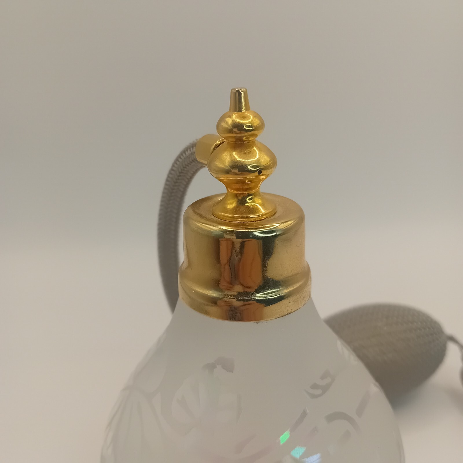 Vintage Retro Waldonia Perfume Atomizer Frosted Glass Opalescent Floral READ