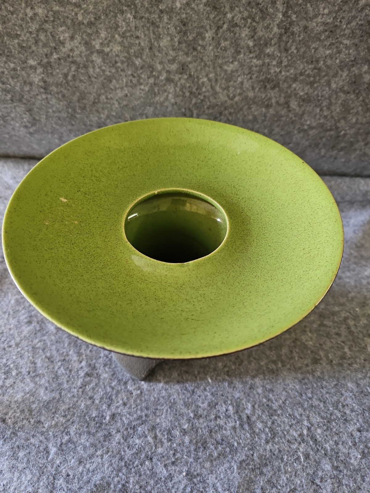 Vtg Ikebana Hyalyn(?) Vase Textured Matte Surface Chartreuse Glaze 6″ H READ