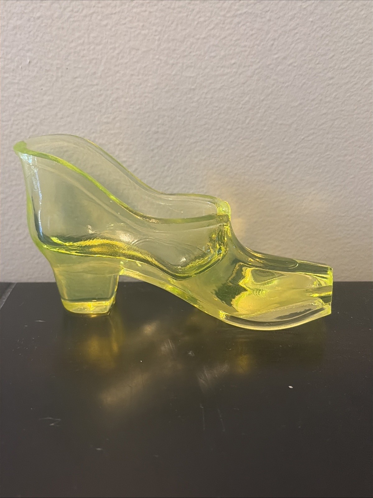 Mosser Canary Vaseline Uranium Glass High Heel Shoe Figurine 5″ Bright UV Glow