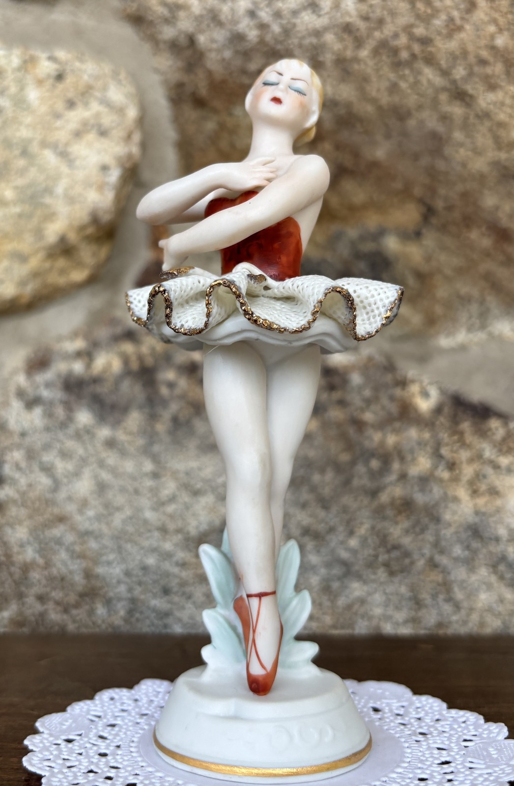 Dresden Style Porcelain Ballerina Figurine Lace Tutu – 5.75″ H – Unmarked
