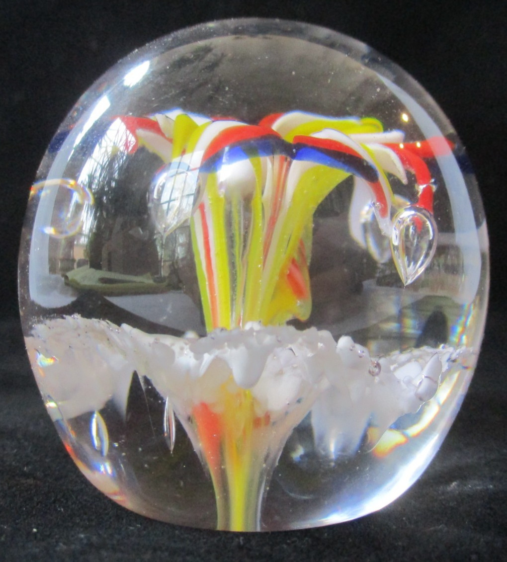 VINTAGE HAND BLOWN GLASS PAPERWEIGHT WITH MULTICOLOR FIREWORKS FLORAL