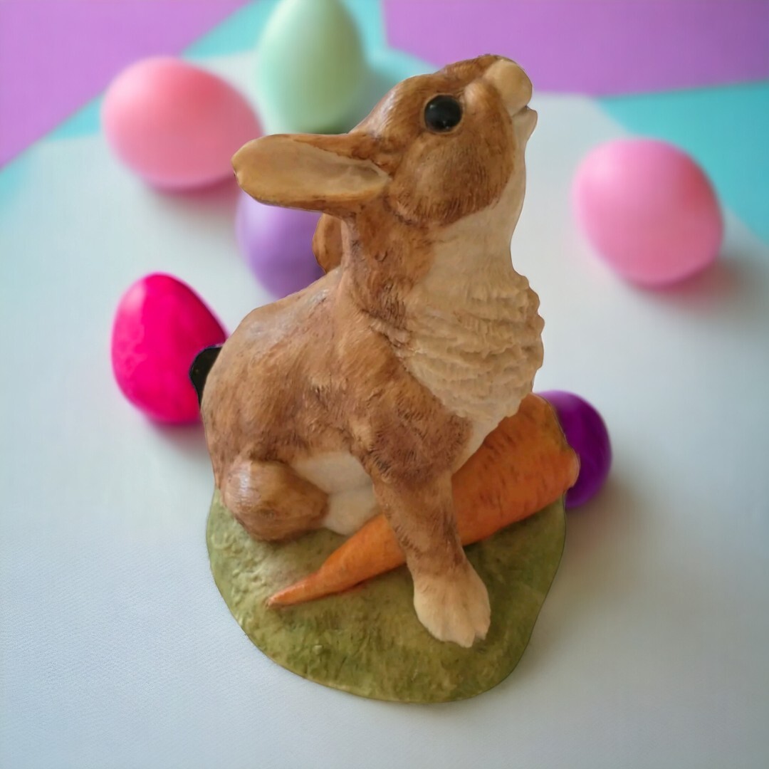 Vintage Bunny Rabbit Scratching Ear Figure VCH England Handpainted Resin England