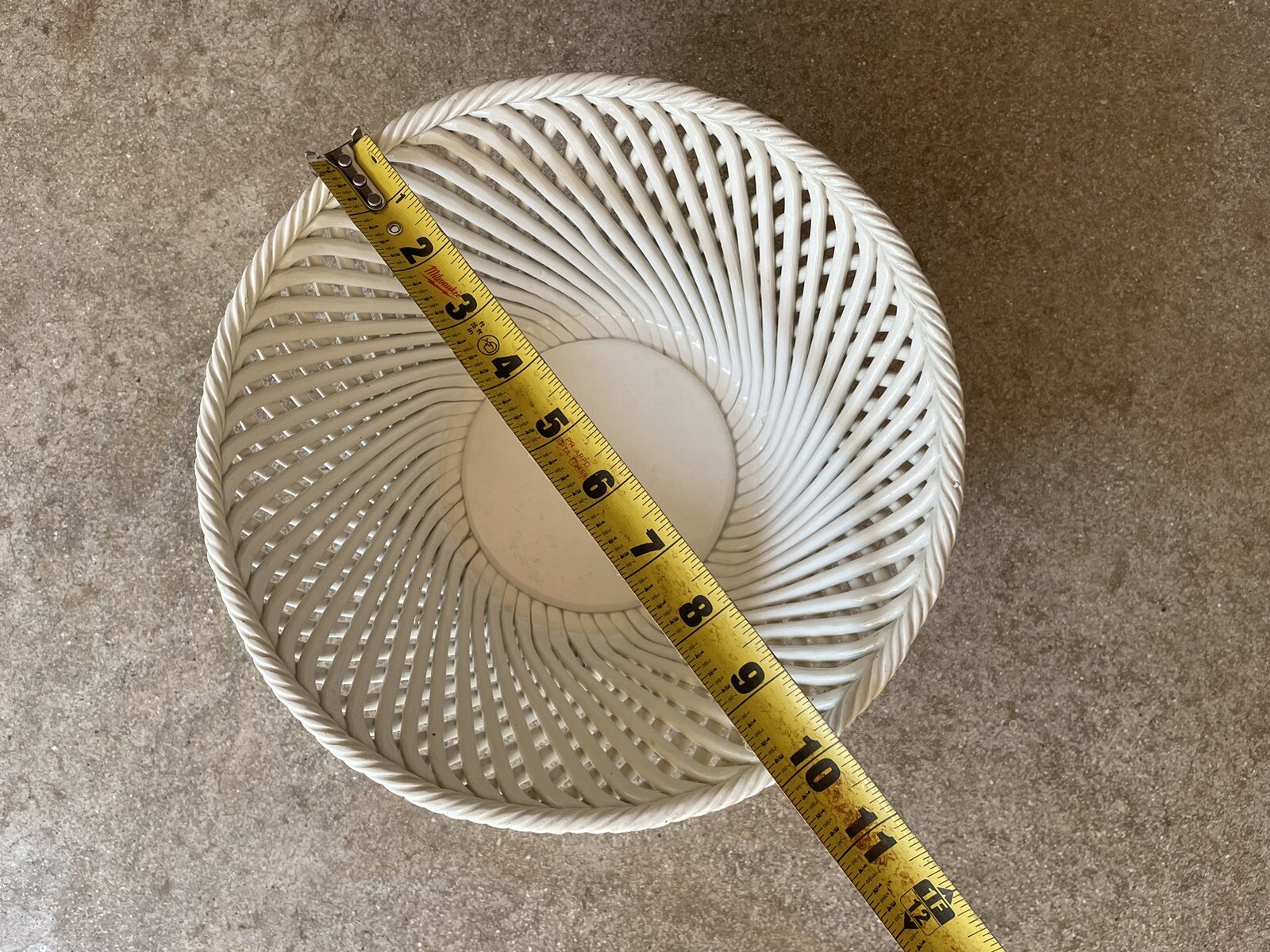 Vintage Elegant Basket Weave Ceramic Bowl – Europe – Mid 20th Century – Bassano