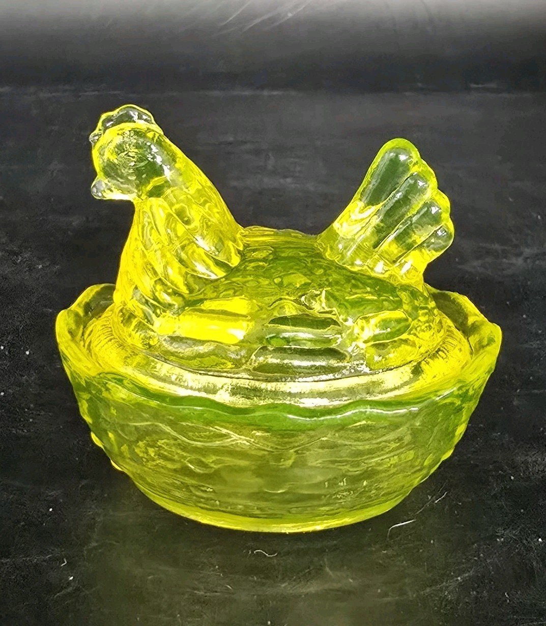 RARE Hen on Nest Salt Cellar Vaseline Uranium Glass Summit McKee Chick Basket