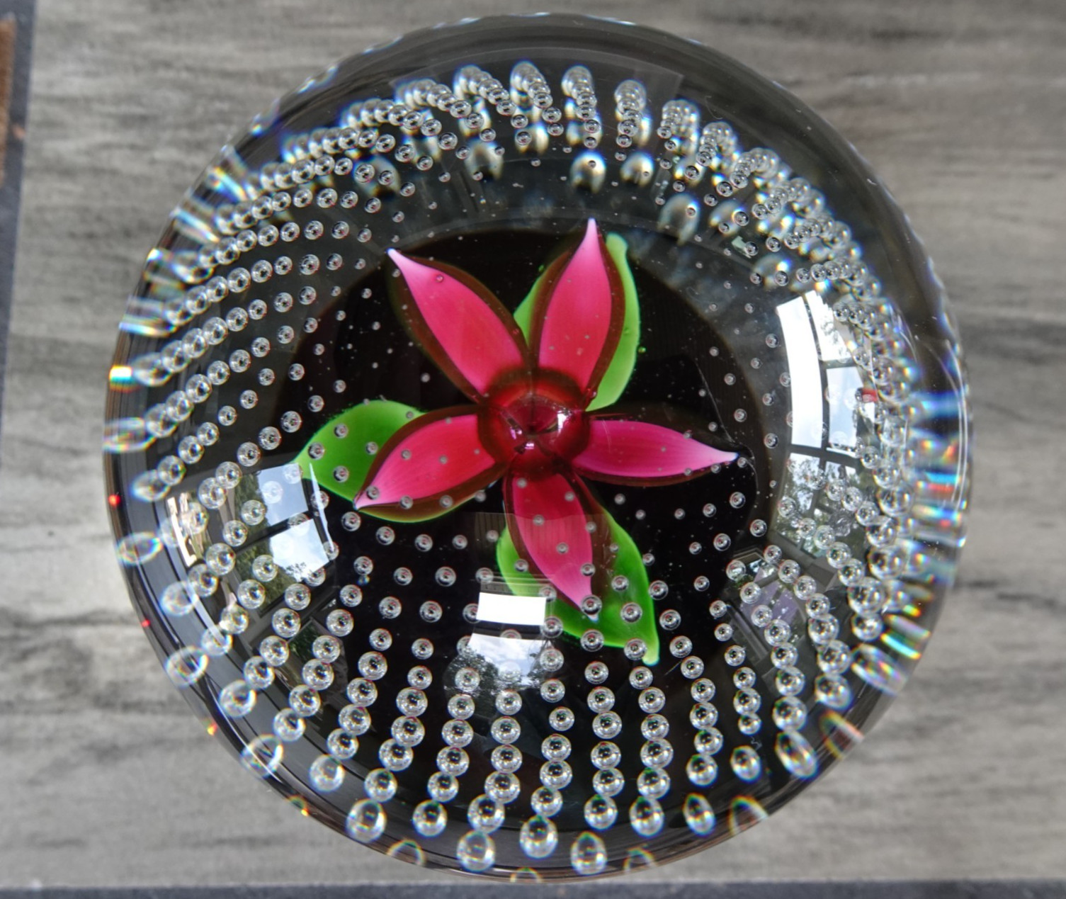 LE Caithness Glass Scotland “Flower in the Rain” Bullicante Bubbles Paperweight