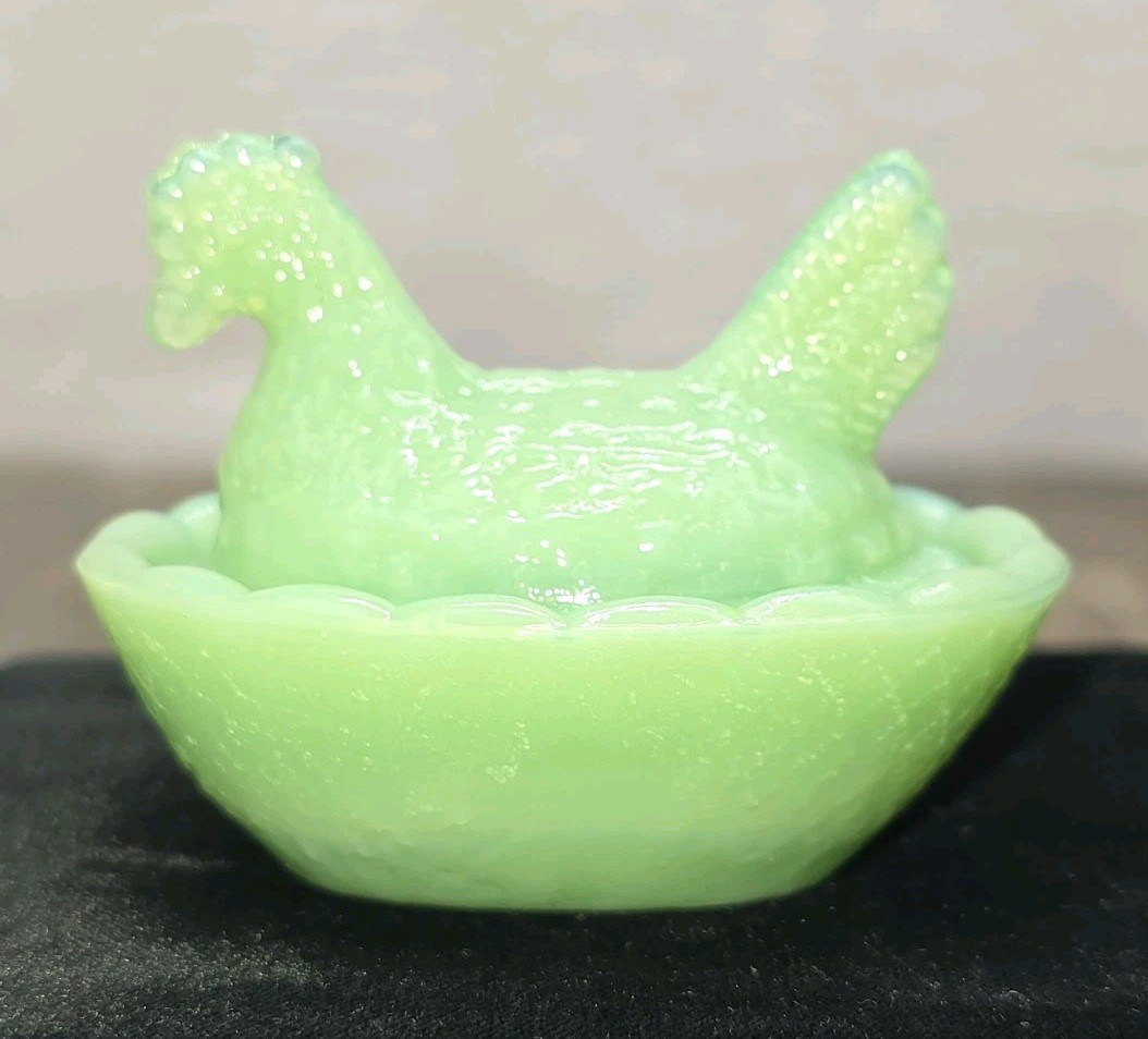 Small Jadeite Hen On Nest 2.5″ Salt Cellar Trinket Dish Jade Glass