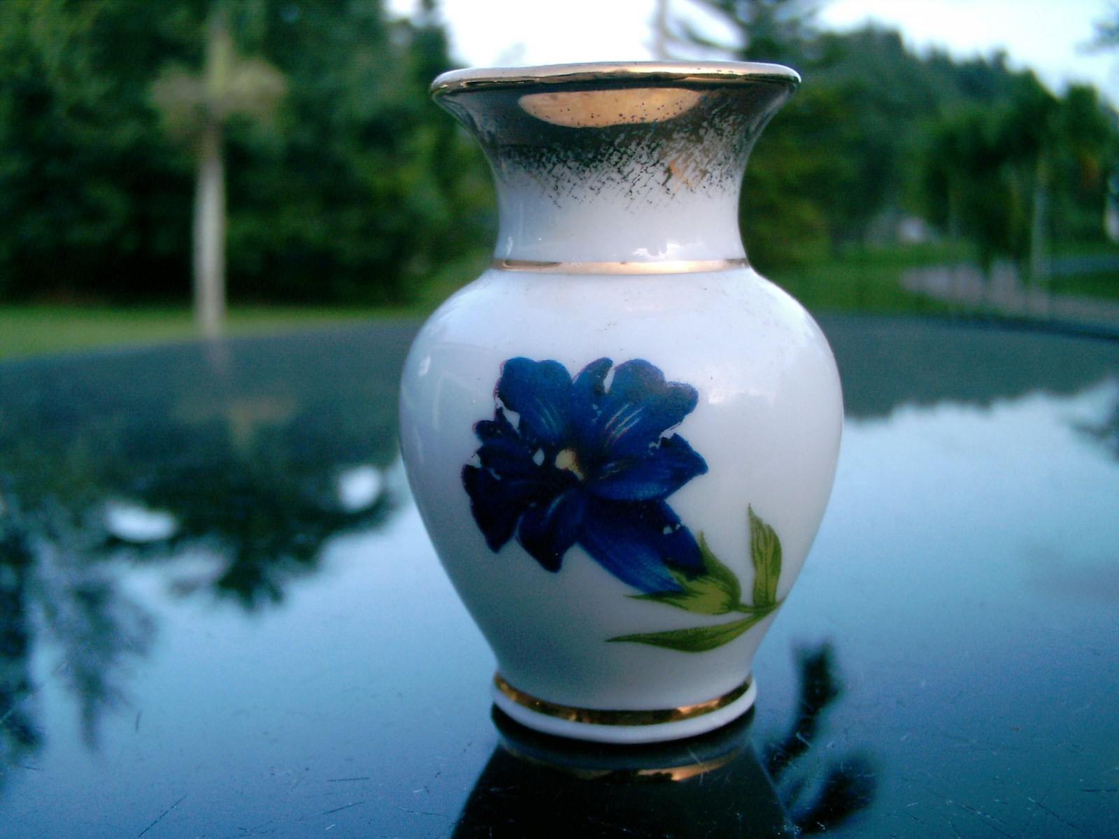 COTTIER FRERES SWITZERLAND #213 2.25″ TALL PURPLE FLOWERED VASE
