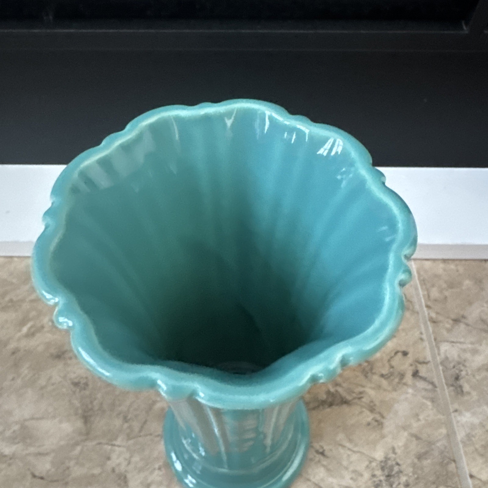 FIESTAWARE HOMER LAUGHLIN ART DECO FLARED FLUTED TURQUOISE ? VASE 9 3/4 TALL