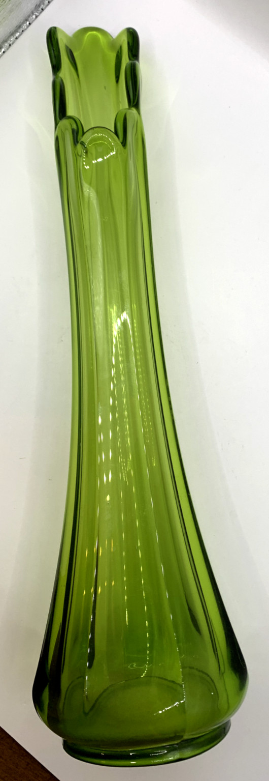 LE Smith Ribbed Green Glass Swung Vase 14.5″ Mid Century Modern MCM VTG RARE
