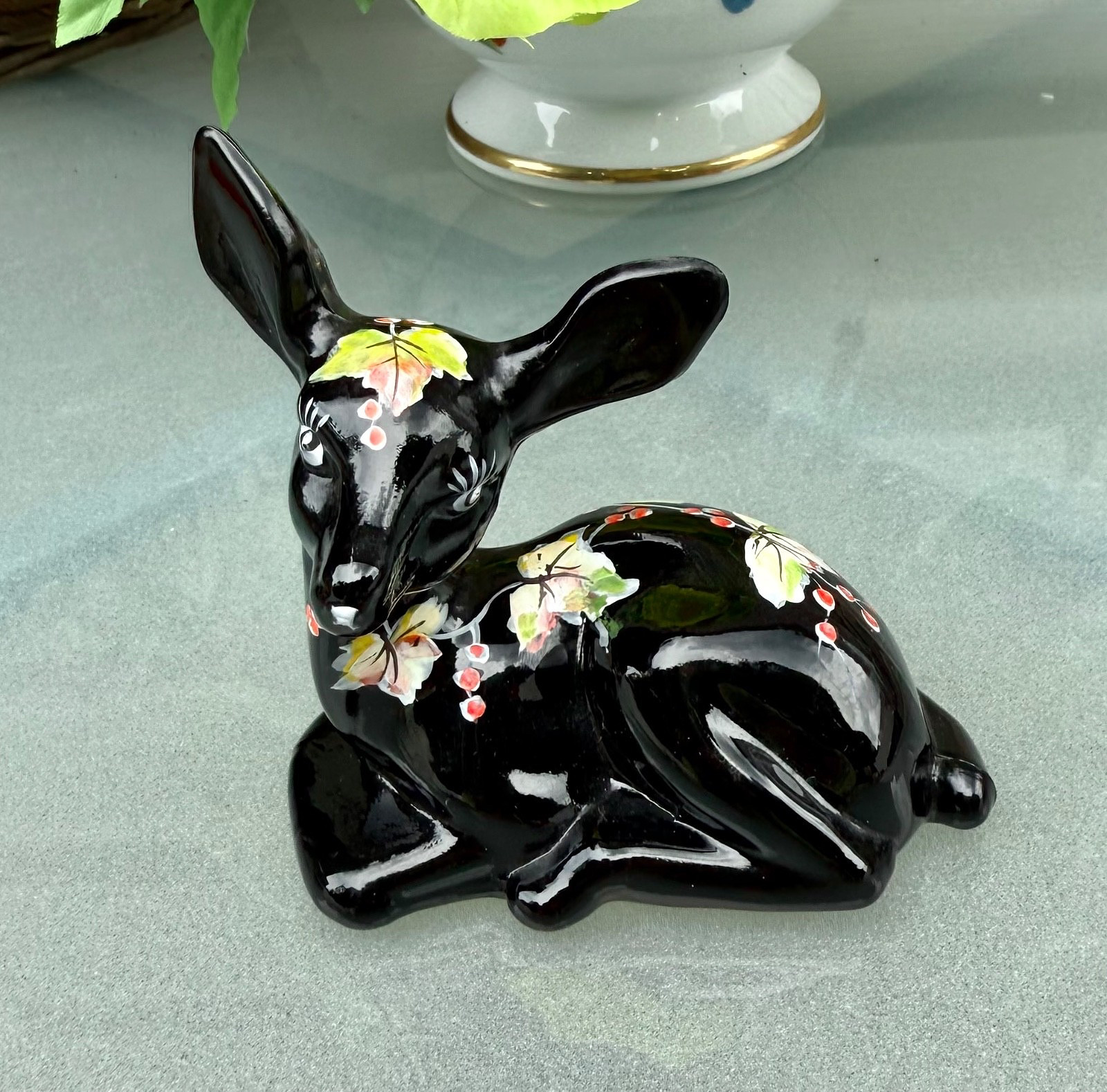 LOUISE PIPER Fenton*GLOSSY EBONY AUTUMN LEAVES & BERRIES FAWN FIGURINE**10-28-85