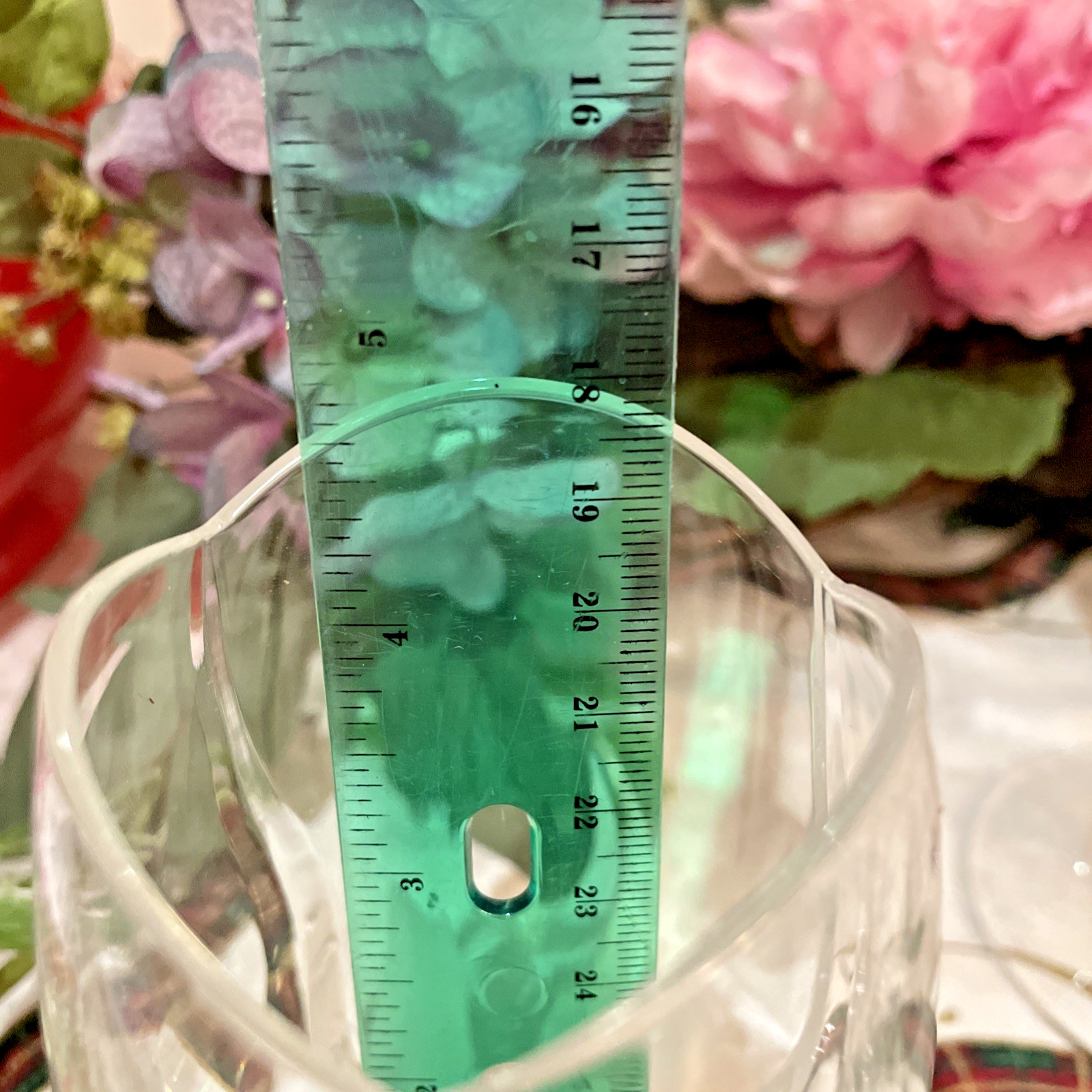 Mikasa Crystal “Flame D’Amore” Scalloped Vase 5 1/2″ NEW