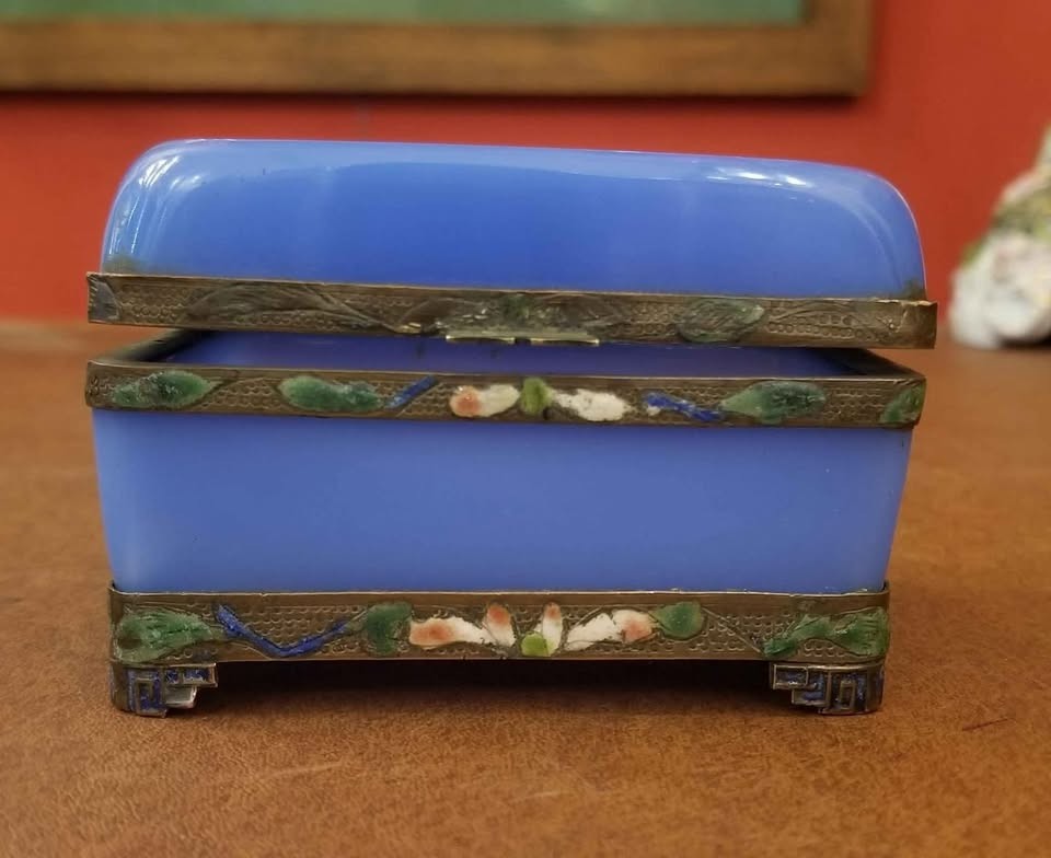 OLD EUROPEAN OPALINE SMALL BOX WITH BRONCE .