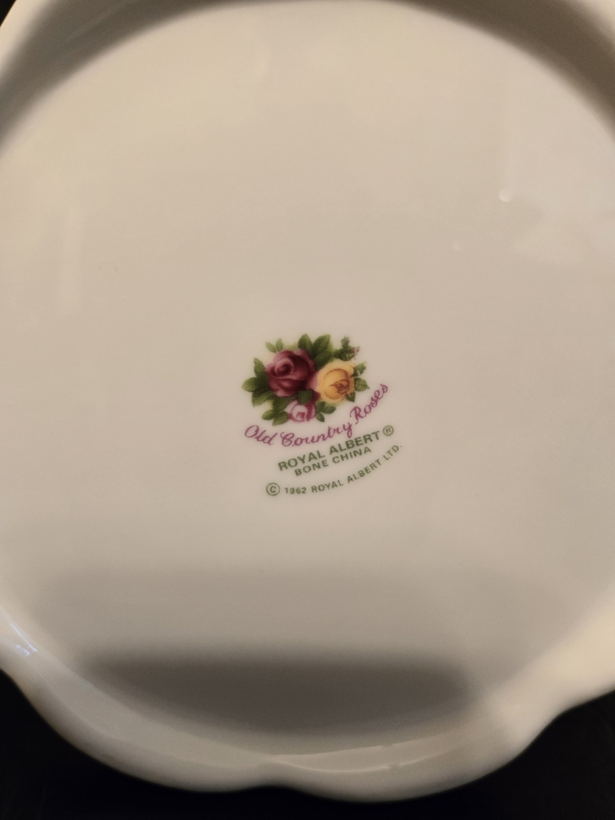 Royal Albert Bone China OLD COUNTRY ROSES Large Vase 12″ W/ GOLD TRIM