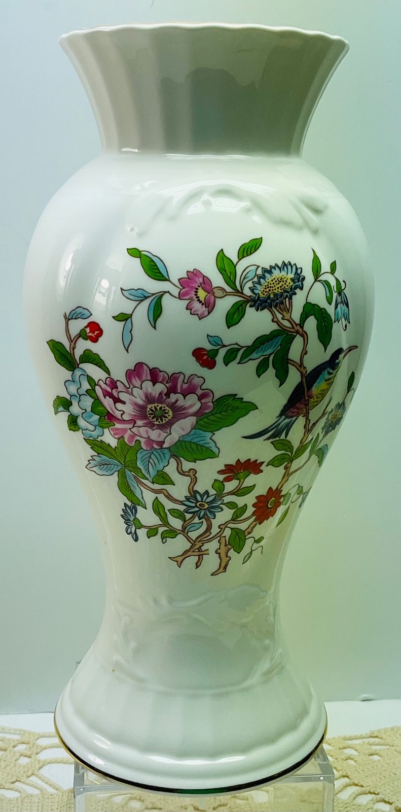 Aynsley 8.5″ Vase Pembroke Fine Bone China England Hour Glass ShapeGoldGilt