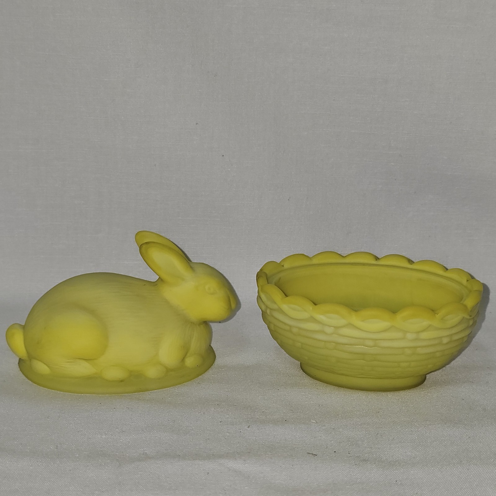 Mosser Glass Dandelion SATIN Bunny on Nest/Basket – GLOWS. BS