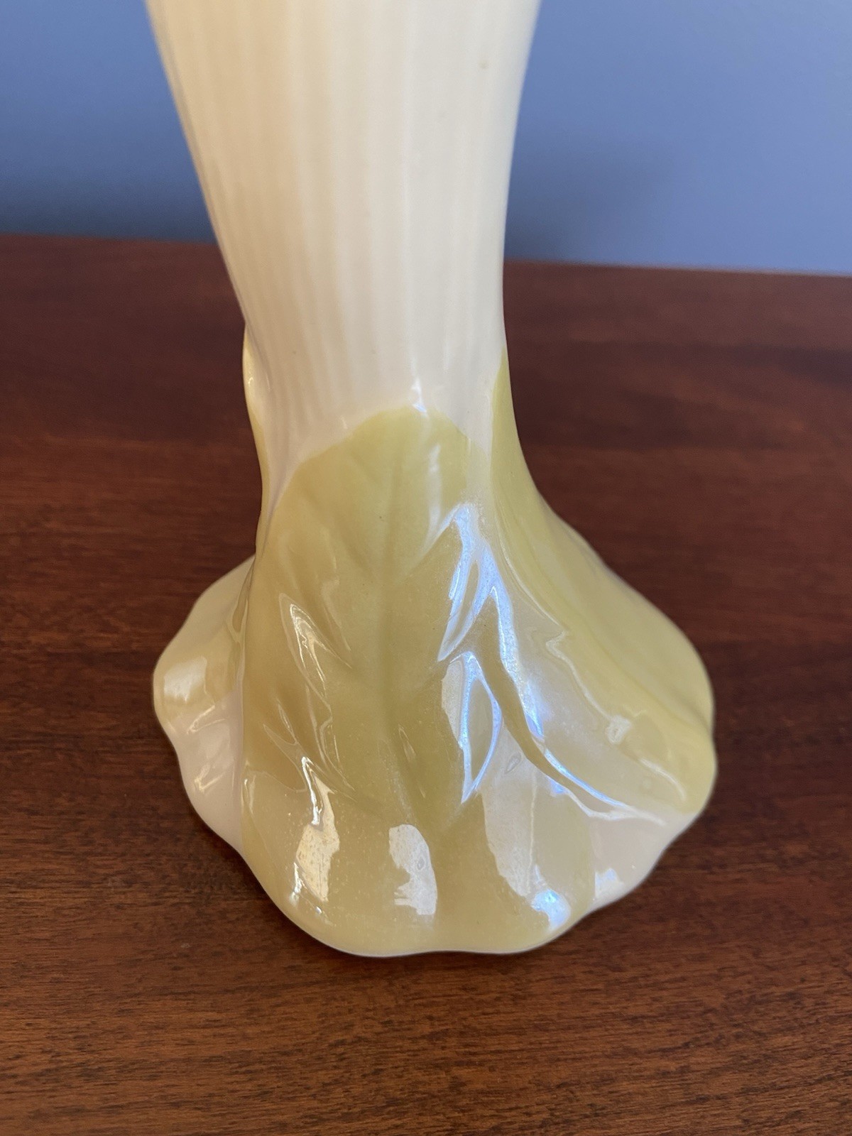 VTG Belleek Sunflower Trumpet Lily Flower Vase IrishArt Ivory/Pale Yellow 7-5/8″