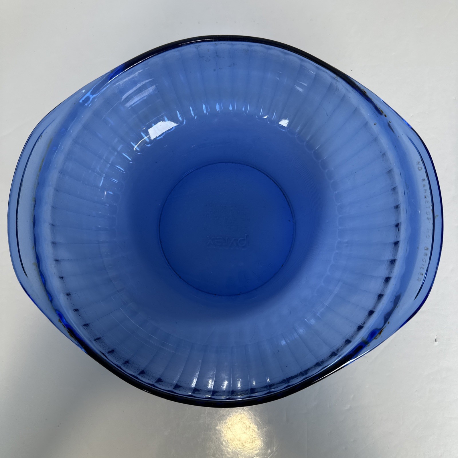 Corning Pyrex Sculptured Cobalt Blue Pattern 2 Qt Round Covered Casserole 8 3/4″