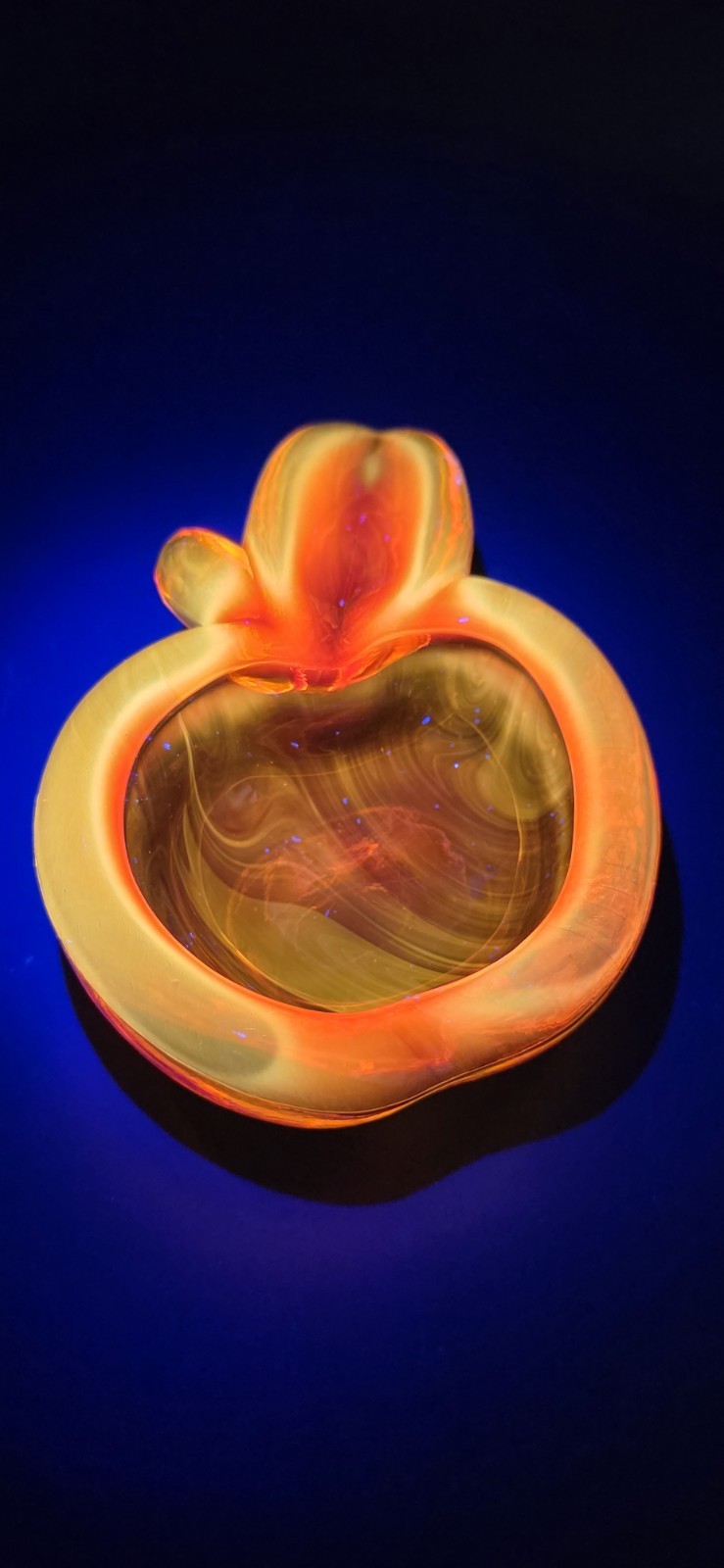 Vannes-le-Châtel France Amber Crystal Apple Dish – Cadmium Glow UV Reactive