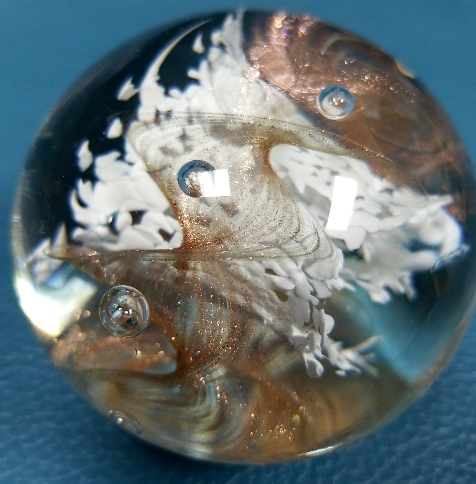 Joe Deanda Signed 2.5″ Art Glass Paperweight Clear W interior Bubbles Gold Helix