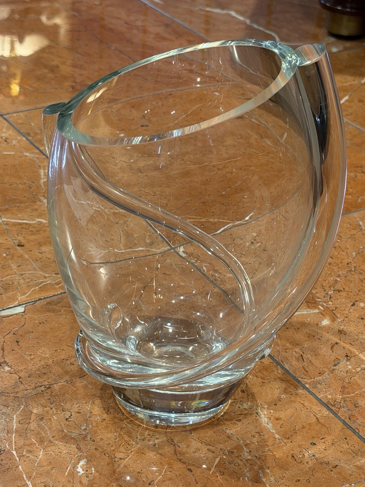 BADASH CONTEMPORARY CRYSTAL ART GLASS 9.5″ VASE HEAVY APPLIED SWIRL RIBBON EUC