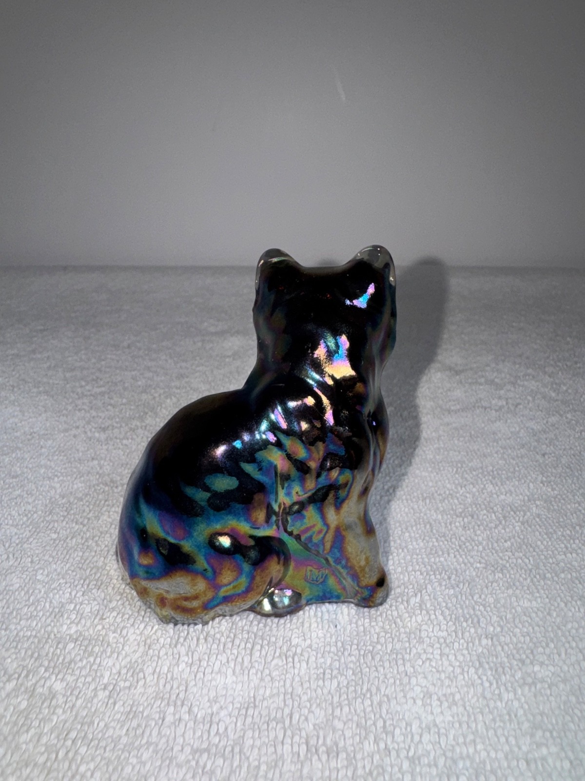 Mosser Smoke Titanium Carnival Glass Persian Cat Figure Iridescent 3″