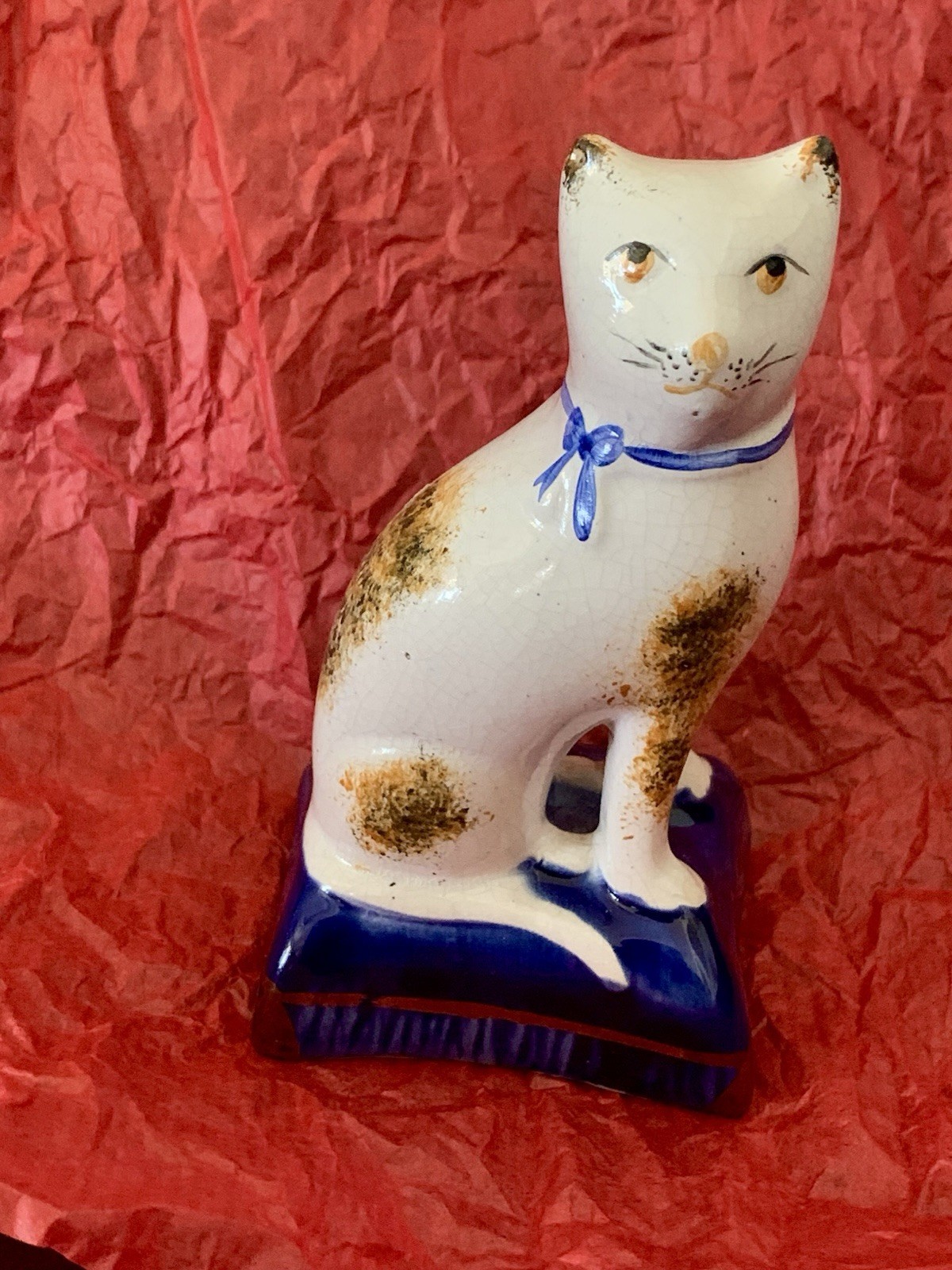 STAFFORDSHIRE POTTERY SPOTTED CAT FIGURINE VINTAGE MADE IN ENGLAND ANTIQUE (1)