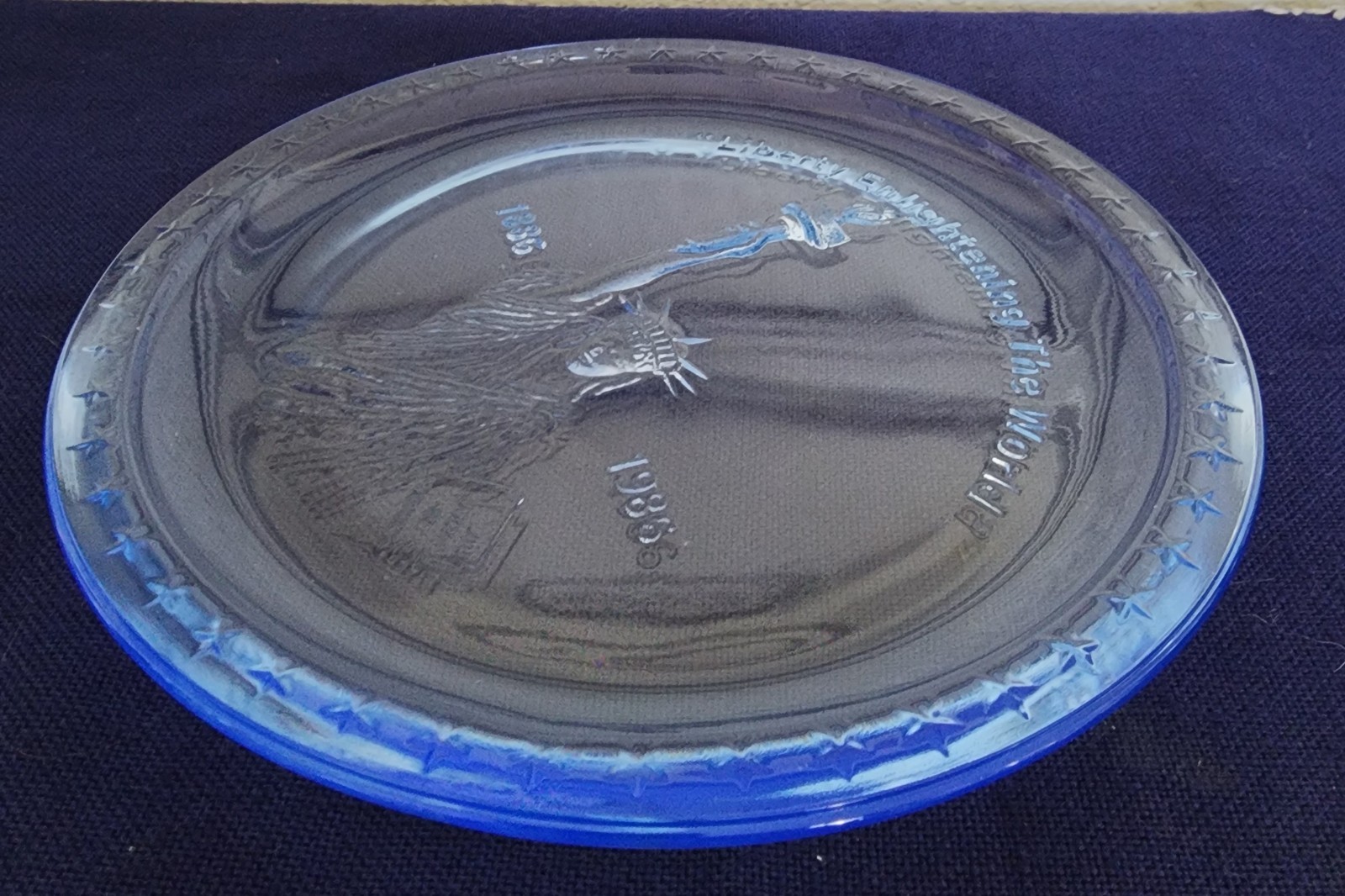 Tiara Indiana Glass Ice Blue Statue of Liberty Commemorative 8″ Collector Plate