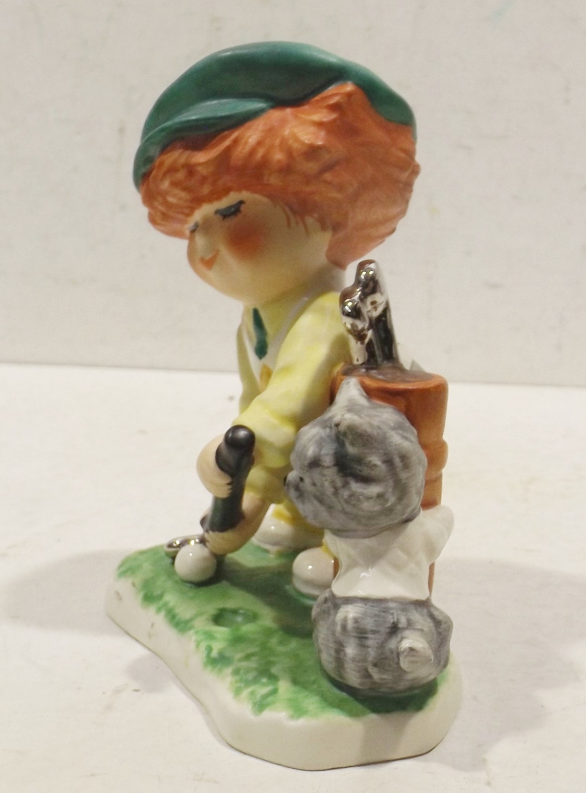 Goebel Figure 13cm x 10cm x 7cm Redhead Boy Golfer Charlot Byi 83 – 1975