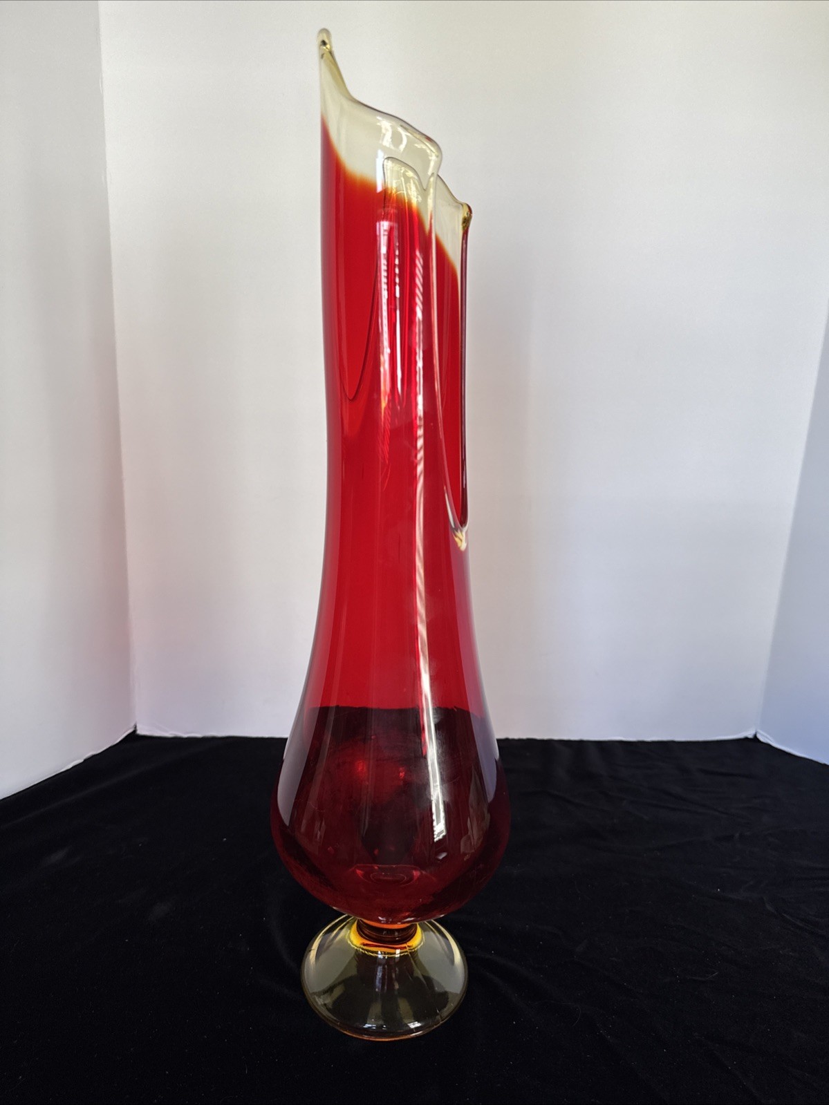 Vintage LE Smith Red Amberina Smooth Fat Bottom Flame Swung Vase 20 Inches Tall