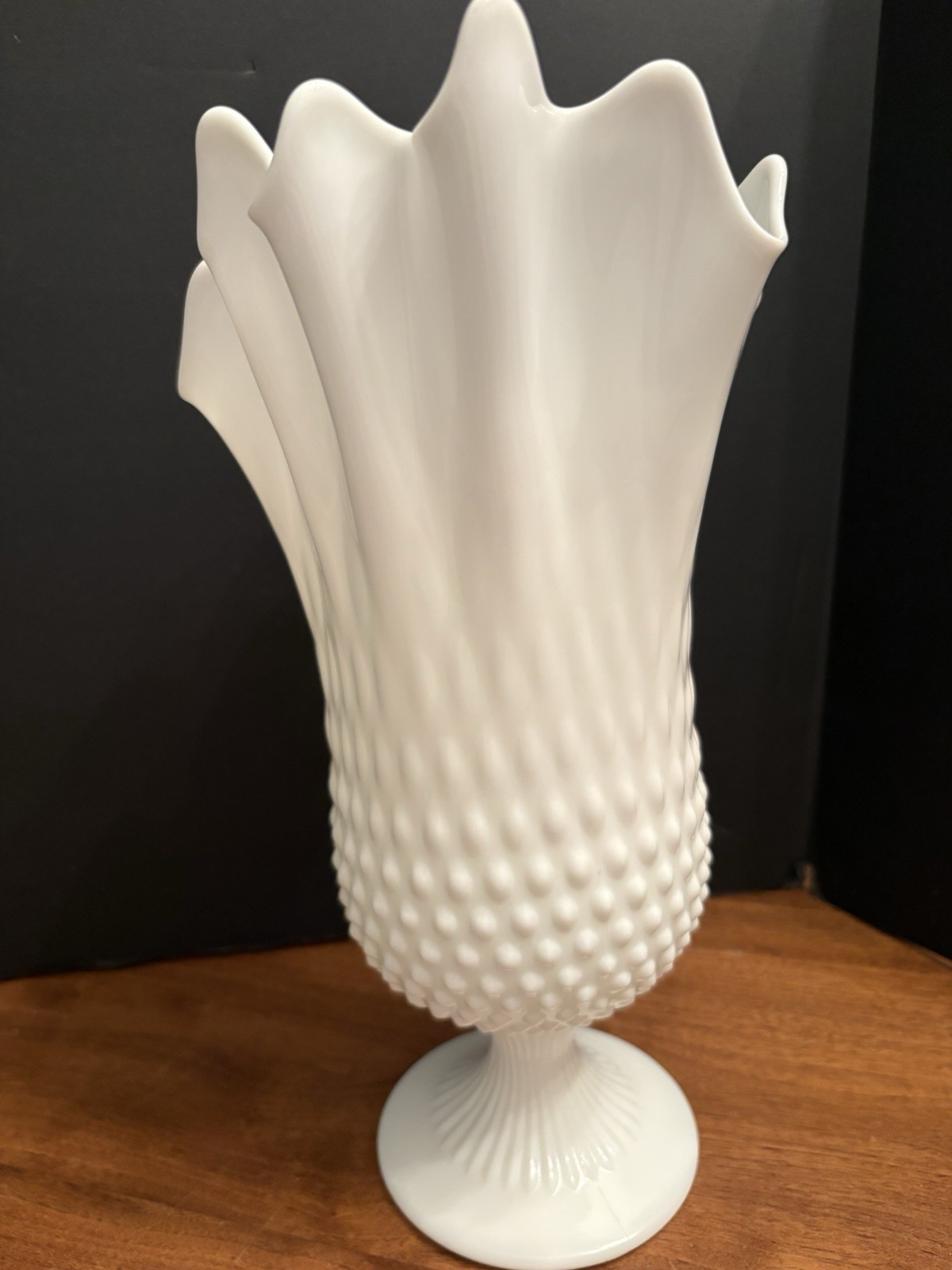 12″ Fenton Milk Vase Whitev Hobnail Handkerchief Swung Vase