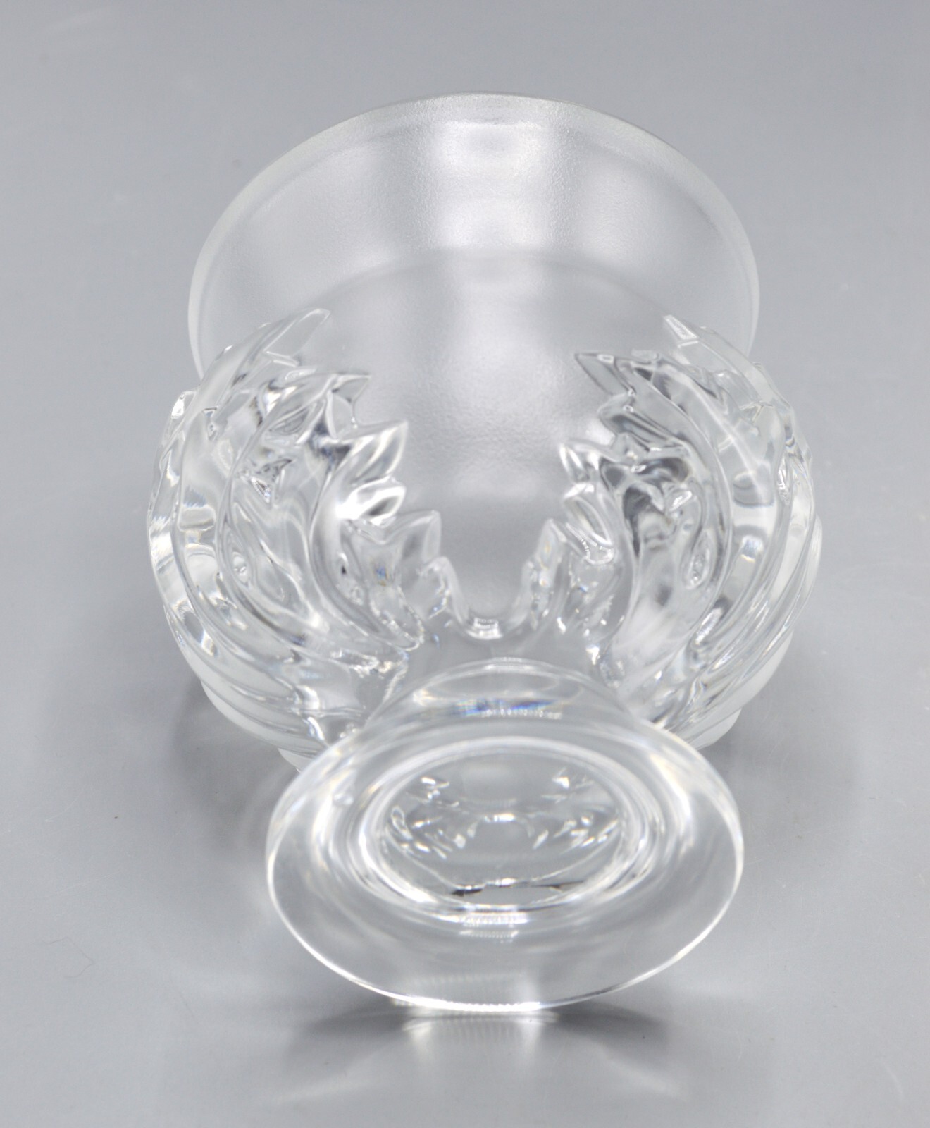 Lalique France Frosted Crystal St. Cloud Acanthus Leaf Footed 4.5″ Vase