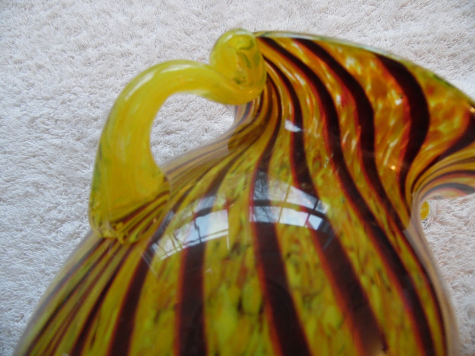Vtg Art Glass Murano, Tiger Stripe, Urn, Swirl, Feather, Vase 7 1/4″ Inches Tall