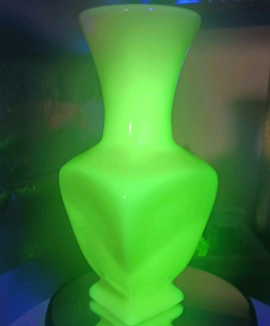 Fenton Burmese 4 Sided Pinch Vase Rare: Half Satin, Half Glossy uranium Glass