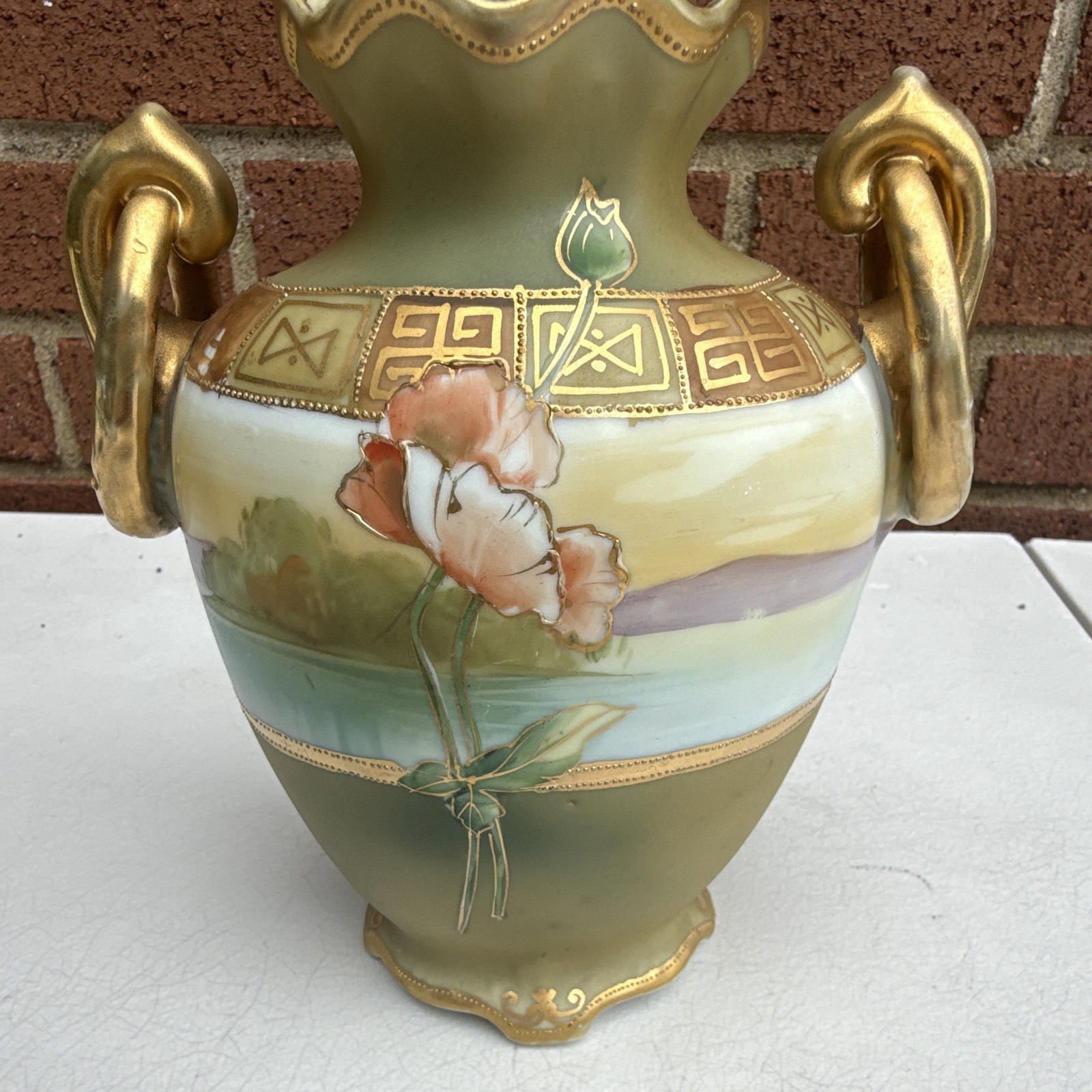 ANTIQUE NIPPON MORIMURA GREEN WREATH HP LAKE SCENE VASE GORGEOUS POPPIES GOLD 7”