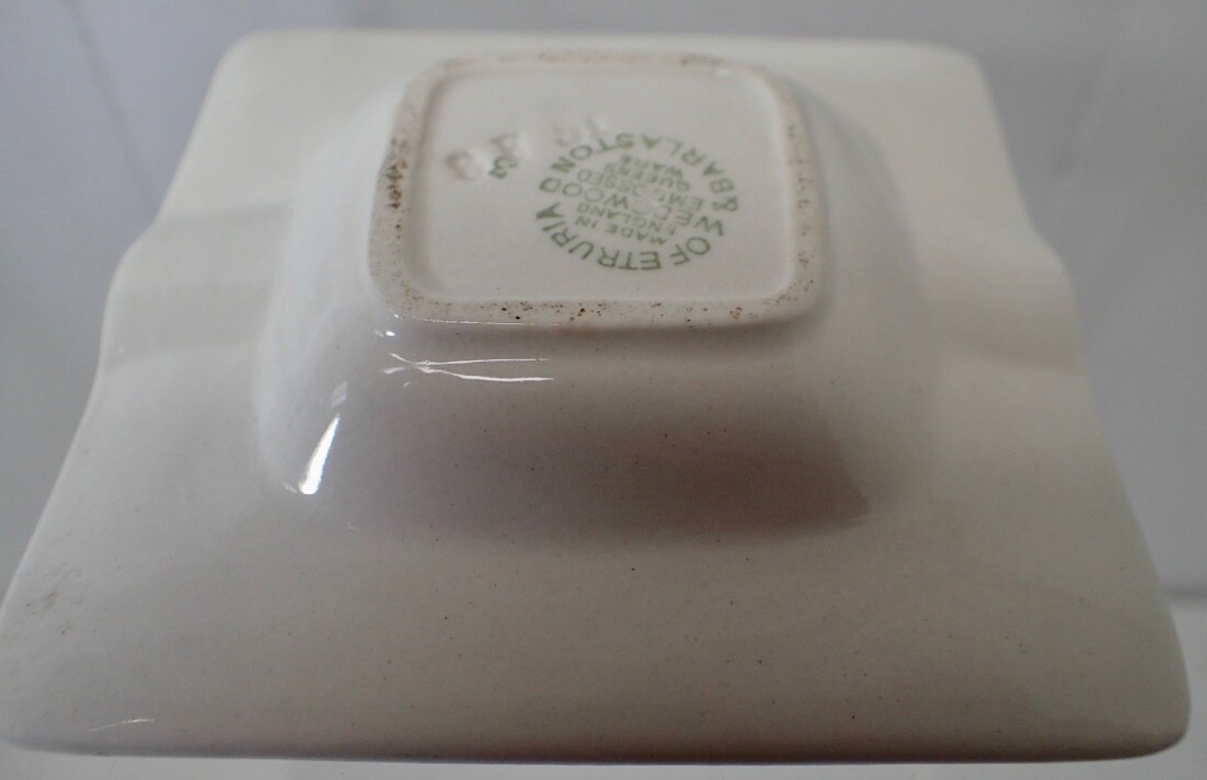 EDJ25 Wedgwood Of Etruria & Barlaston Ashtray Blue Embossed Queens Ware 3.3″