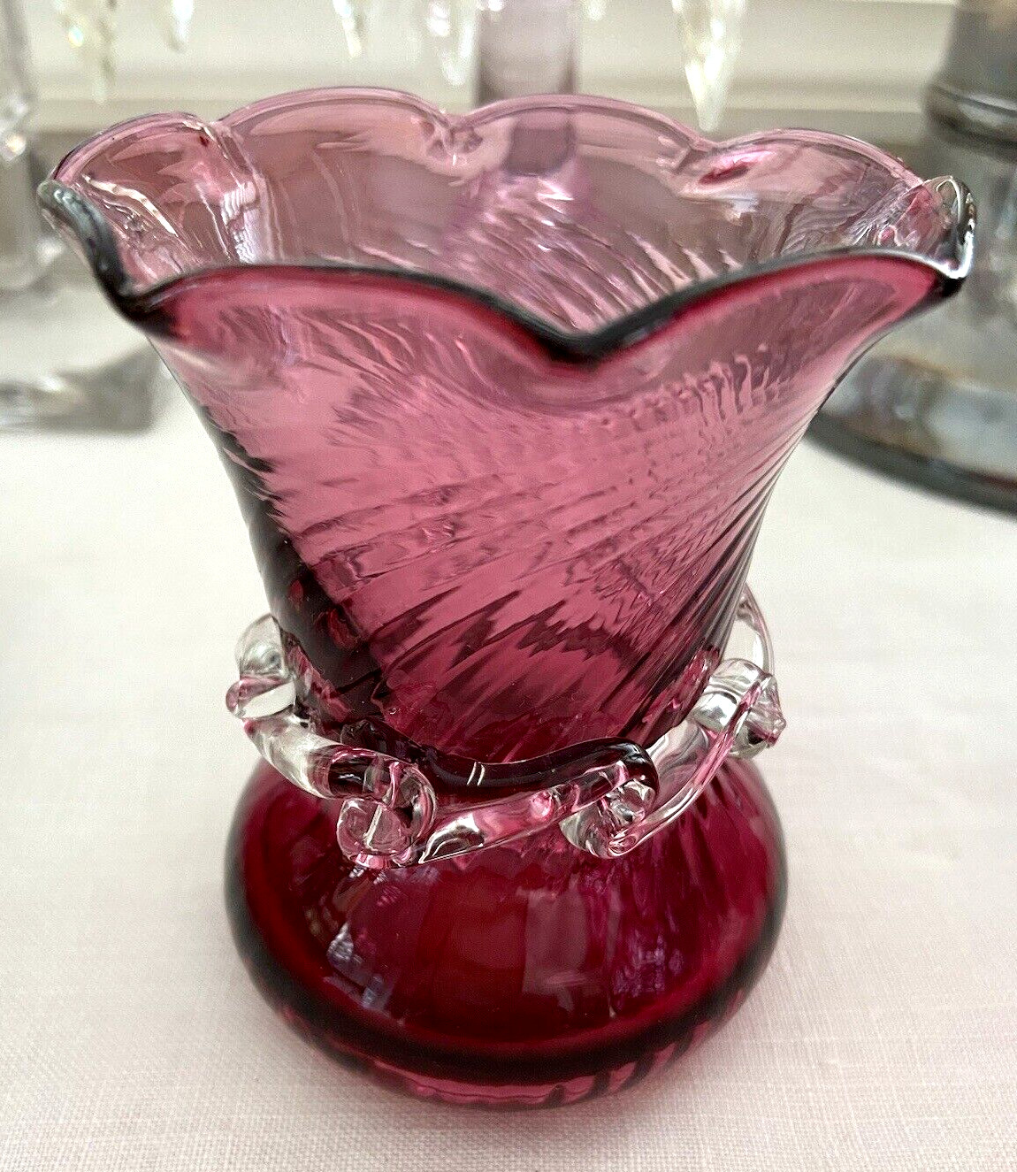 Pilgrim Cranberry Glass Vase Swirl Optic, Scalloped top, Rigaree Collar, 3.5″