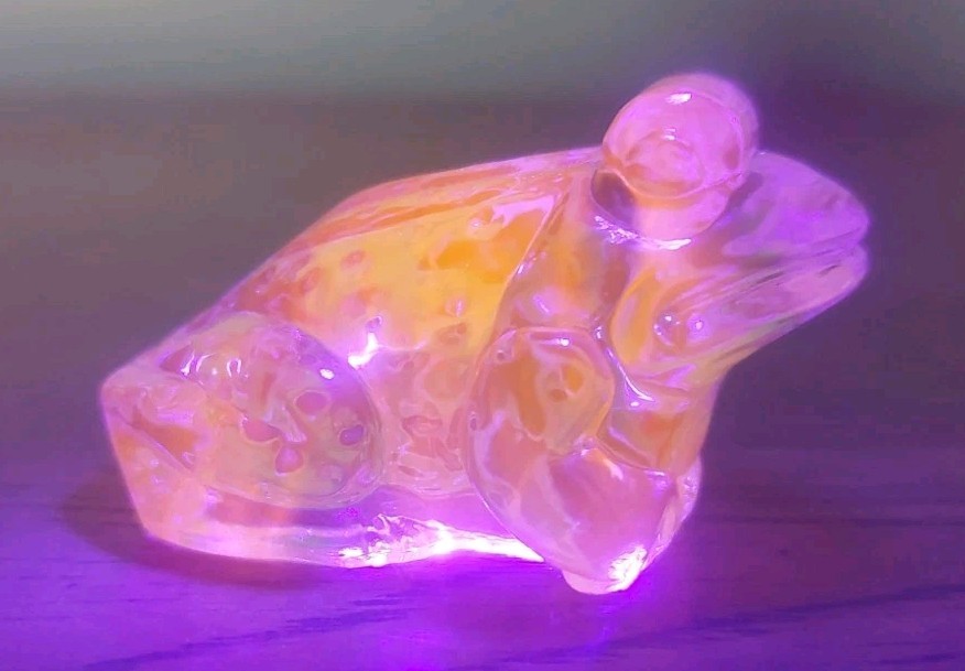 Cute Blue Frog Pink UV Glow Glass Perfect Cond!! 1 1/4 x 2 In